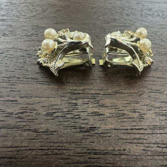 Vintage Clip On Earrings Costume Silver Tone Rhinestones Faux Pearl - Picture 7 of 11